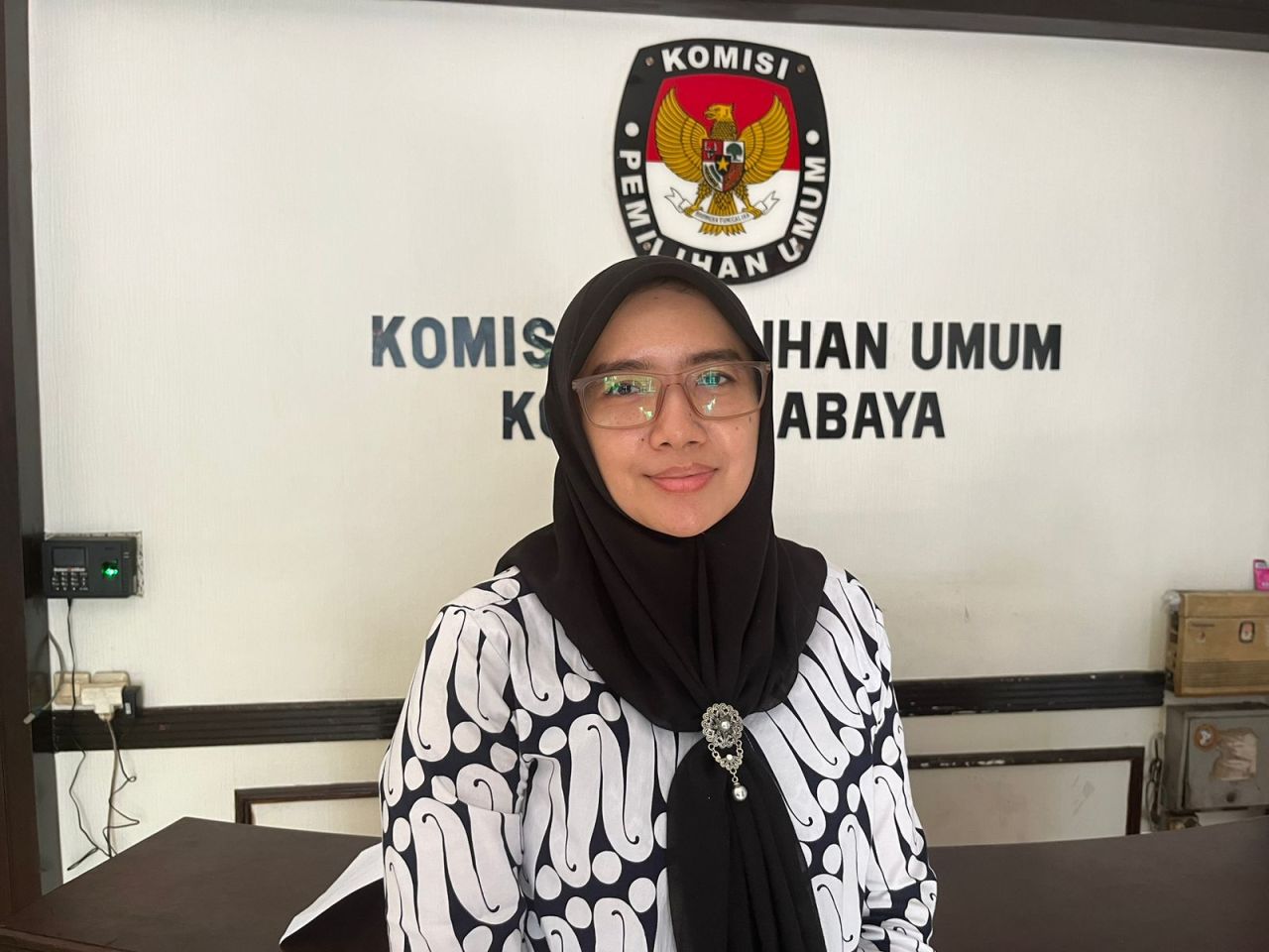 Anggota KPU Kota Surabaya Naafilah Astri Swarist