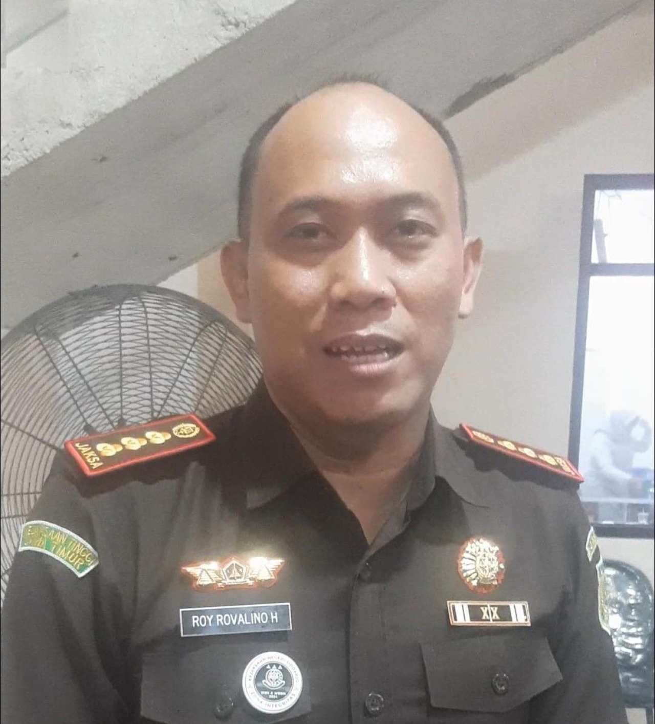 Kajari Sidoarjo, Roy Revalino Herudiansyah, SH, MH, usai mengikuti acara cangkrukan bela negara di pendopo kantor desa penambangan. SP/JUM