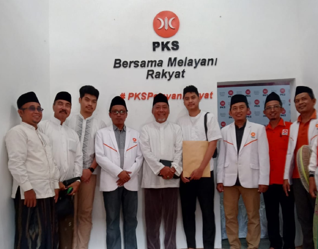 Mantan Bupati Sampang Noer Tjahja saat Diundang di kantor PKS Kabupaten Sampang. SP/ GAN