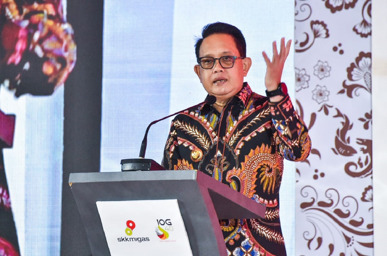Penjabat (Pj) Gubernur Jawa Timur Adhy Karyono membuka kegiatan Indonesian Oil & Gas Supply Chain Management Summit 2024 (IOG SCM Summit 2024). SP/ AINI