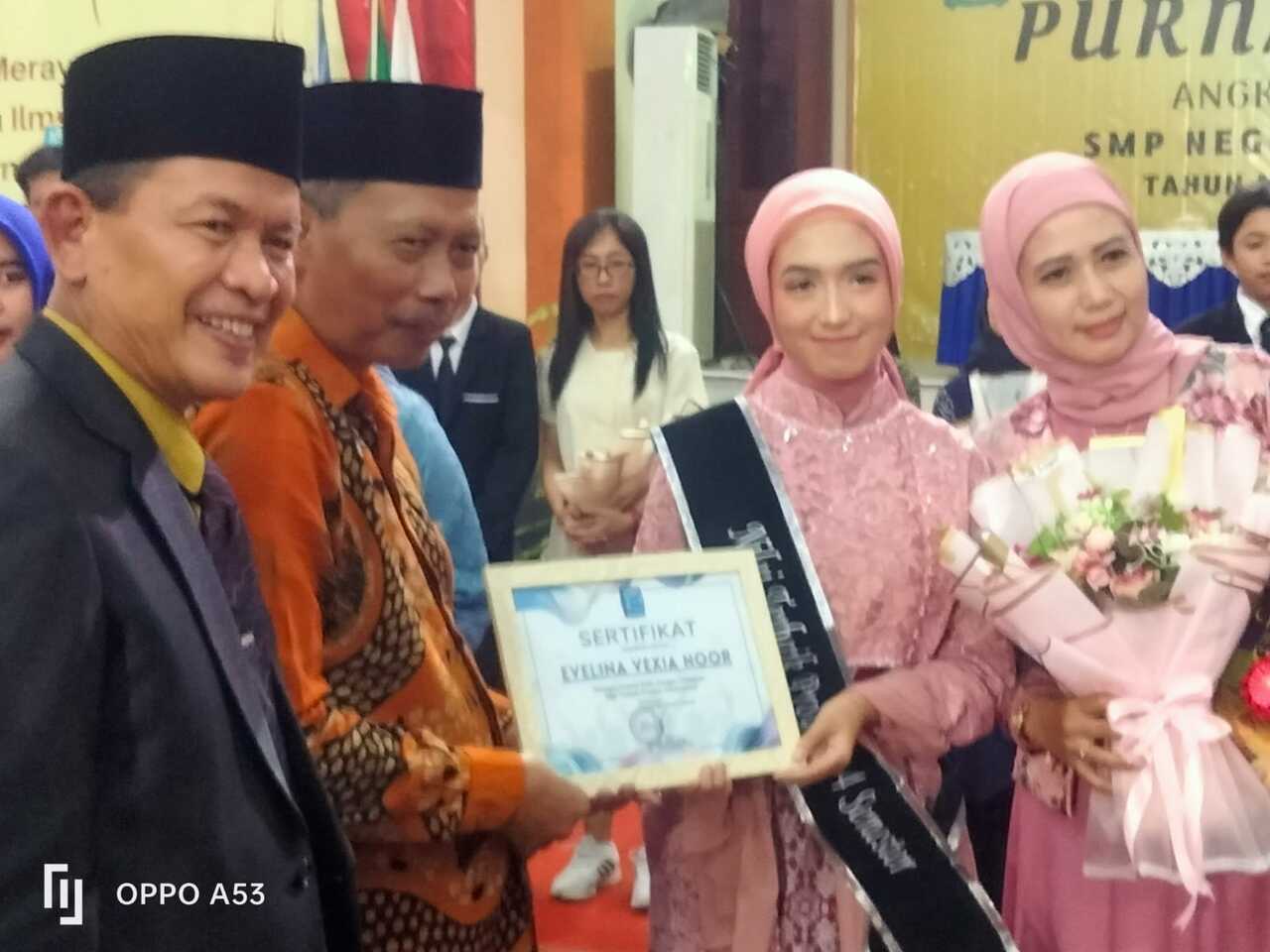 Kepala Sekolah SMPN 1 Sidoarjo, H. Matnuri S.Pd M.M saat menghadiri pelepasan wisuda Kelas IX yang ke 72, Sabtu (15/06/2024). SP/ HIKMAH