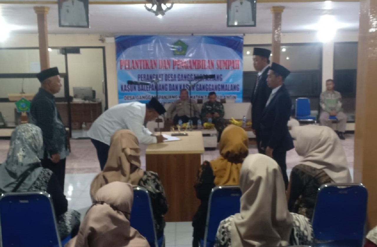Pelantikan perangkat desa Ganggangpanjang. SP/ HIKMAH