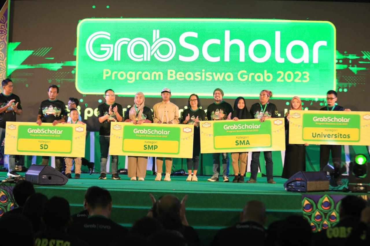 Program Beasiswa GrabScholar bagi ribuan pelajar dari jenjang pendidikan SD, SMP, SMA/Sederajat, dan Universitas (S1/D4) di seluruh Indonesia. SP/ Al-Qomarrudin