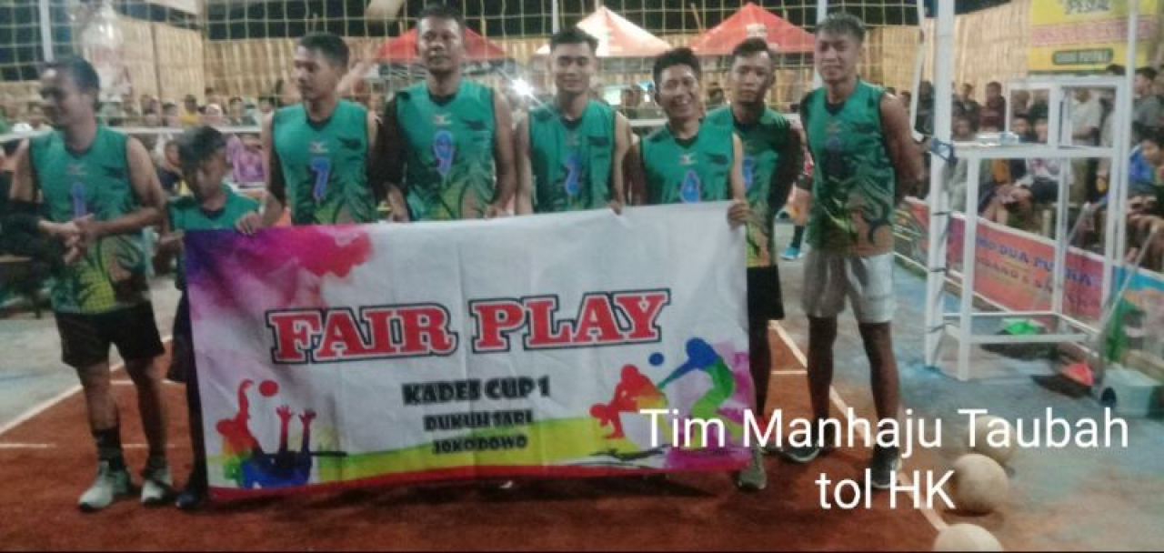 Tim Manhaju Taubah Tol HK Dukuhsari melaju babak kefua Open Turnamen Volly Spon Kades  Cup I.SP/Hikmah