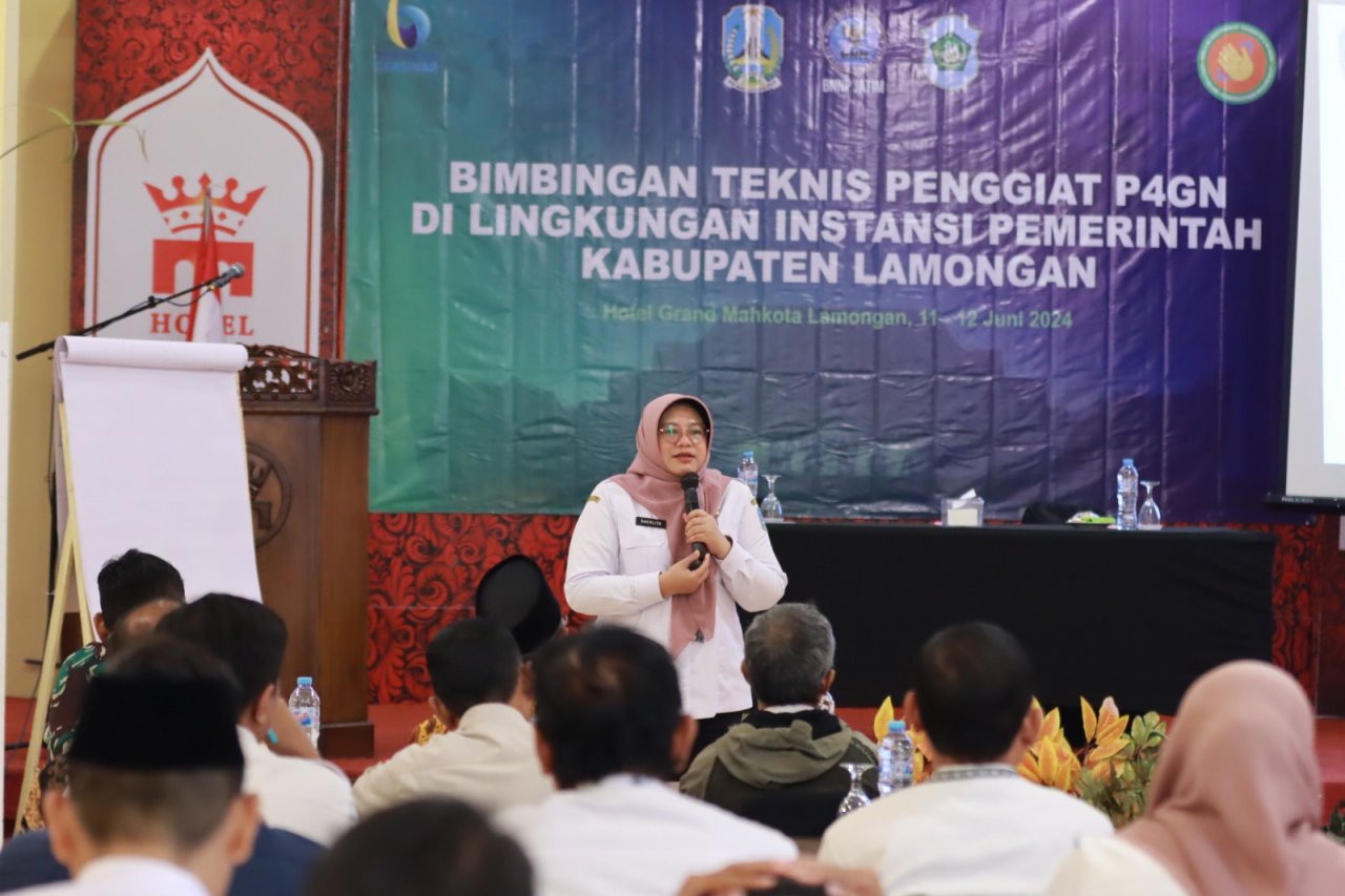 Kadis Kominfo Jatim Sherlita menjadi pembicara Bimtek Penggiat P4GN di Lingkungan Instansi Pemerintah Kabupaten Lamongan, Rabu (12/6/2024).SP/JATI