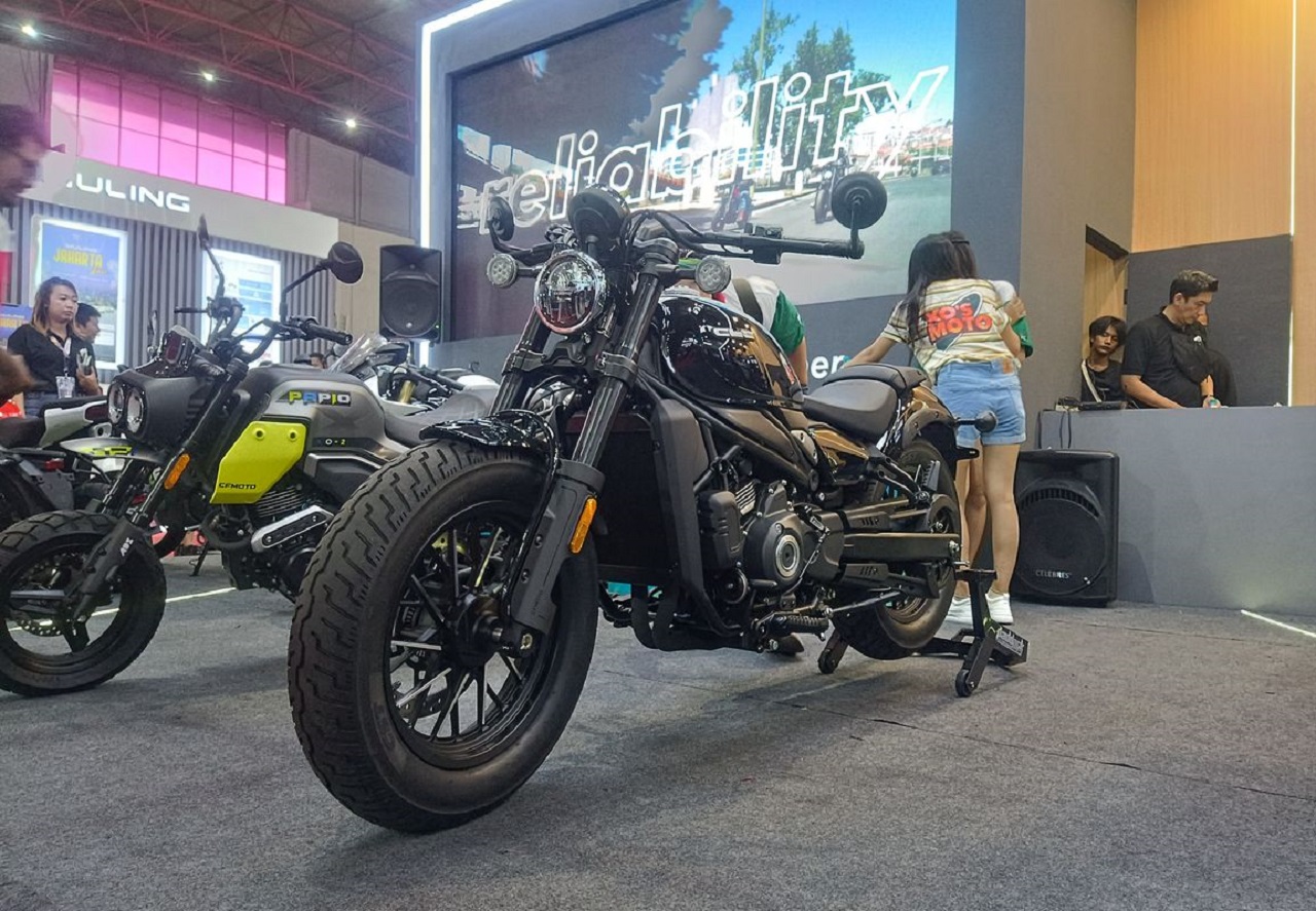 Motor cruiser CFMoto CLC450 di Jakarta Fair Kemayoran. SP/ JKT