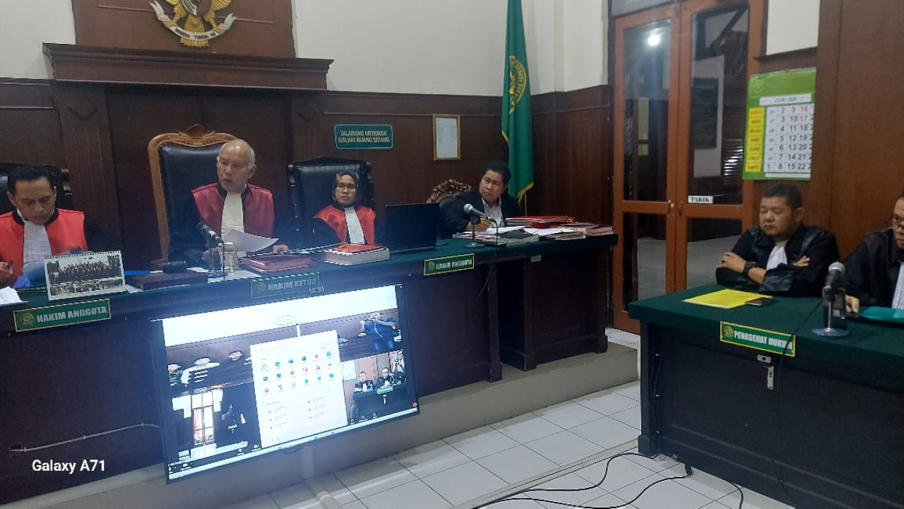 Sidang di Pengadilan Negeri Surabaya. SP/Budi Mulyono