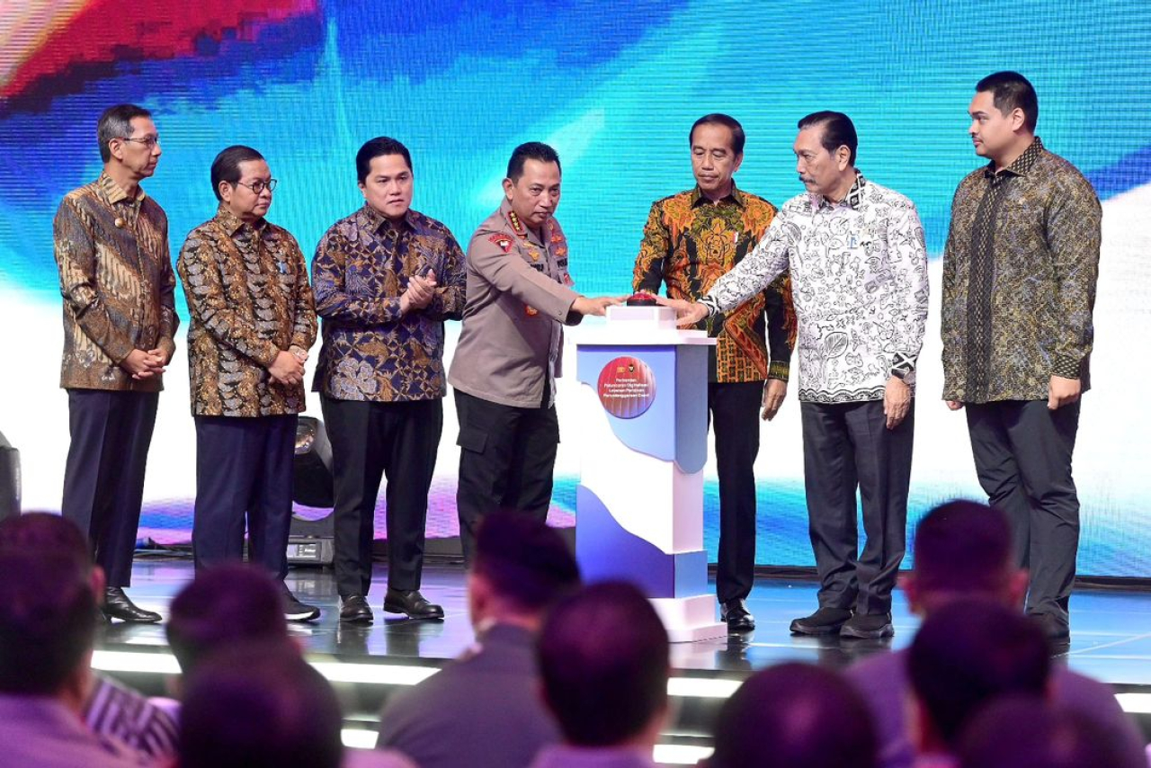 Presiden Joko Widodo saat meresmiksn layanan digitalisasi perizinan event bersama Menko Marves, Menteri BUMN, Menpora dan Kapolri, di The Tribrata, Jakarta.