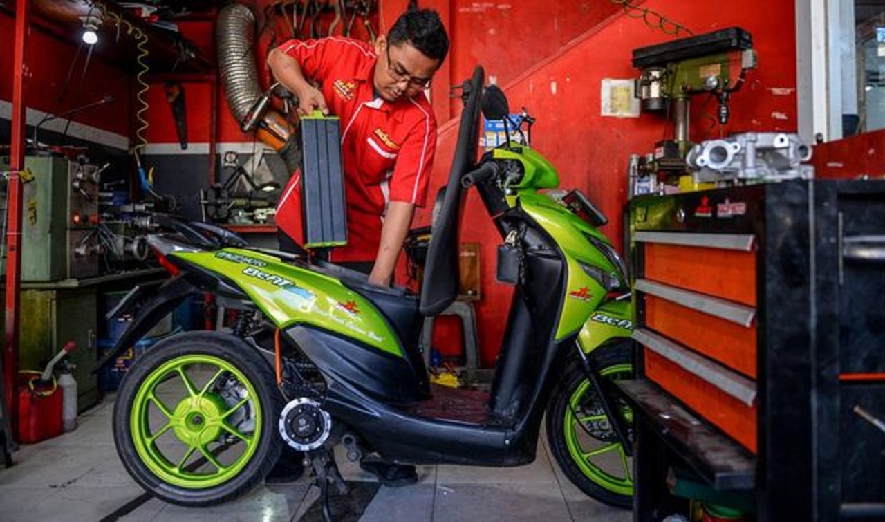 Ilustrasi. Konversi motor listrik, salah satu program pemerintah yang digagas Kementerian ESDM. SP/ JKT 