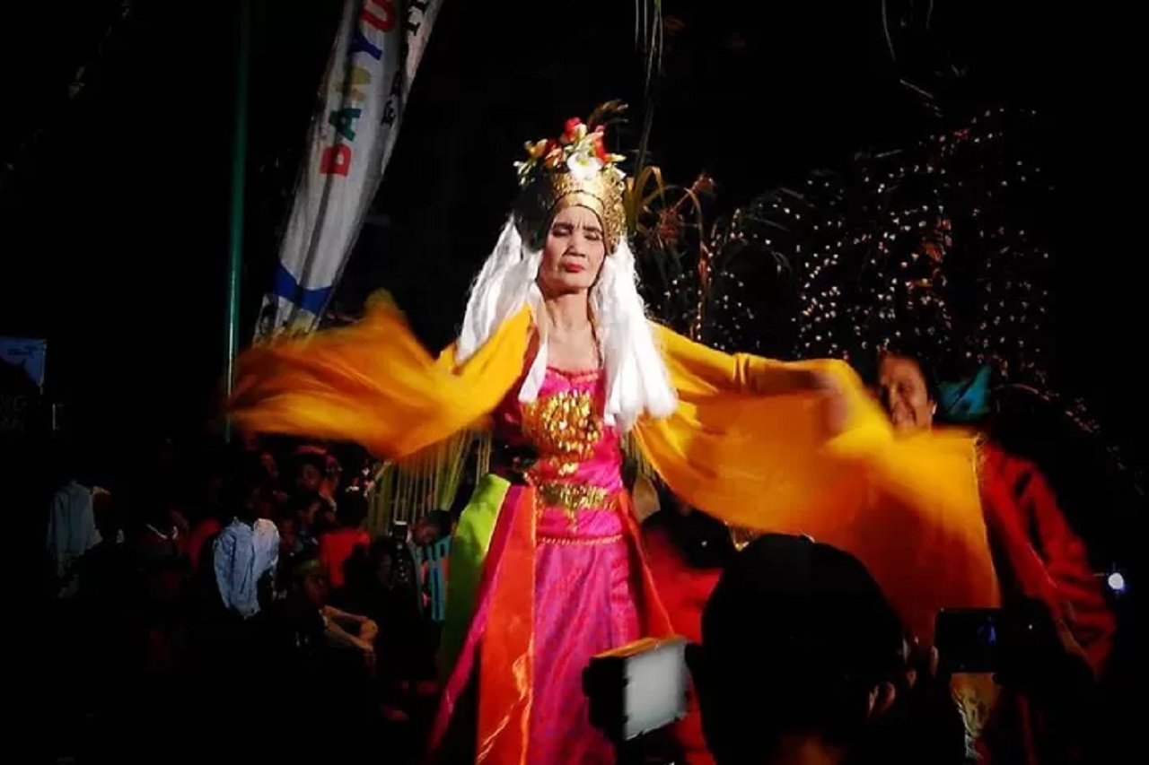 Tradisi Seblang Bakungan yang digelar di Sanggar Seblang, Kelurahan Bakungan, Kecamatan Glagah, Banyuwangi. SP/ BNY