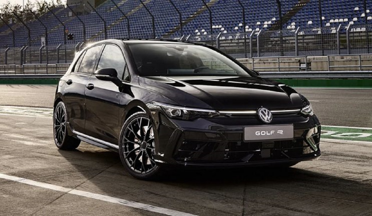 Volkswagen Golf R 2025 Black Edition. SP/ JKT