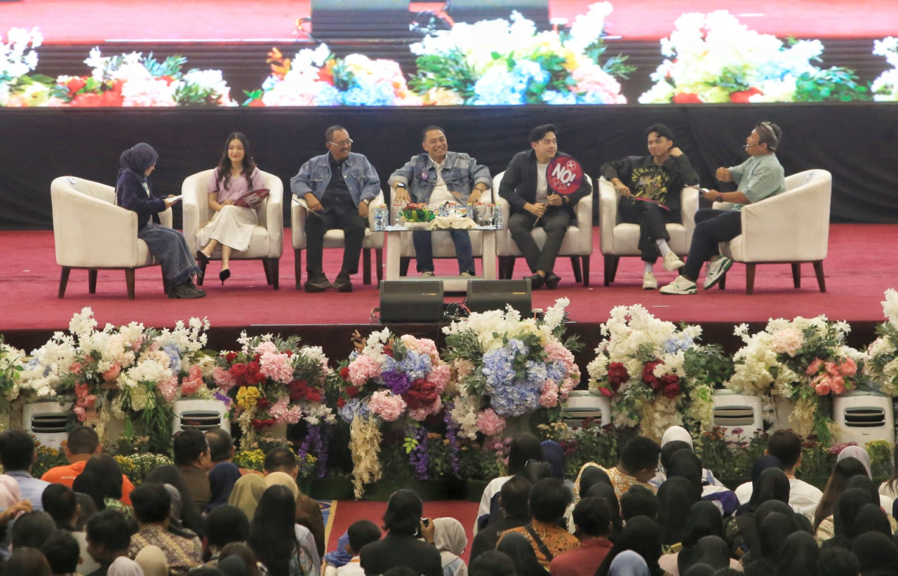 Jerome Polin, Elsa Japansel dan Riah Farhadi sebagai guest star talkshow bertajuk Gen-Z Suroboyo Beraksi dan Menginspirasi