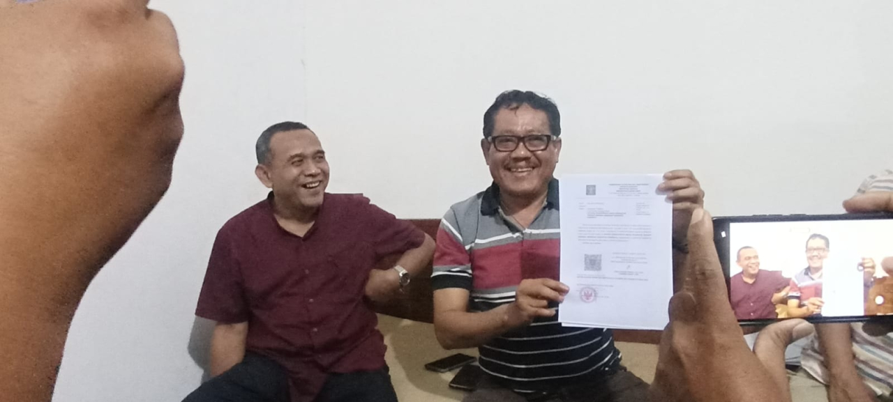 Hartadi, Pembina YKWP PNI Mojokerto periode lama saat memberikan keterangan pers. SP/Dwy AS