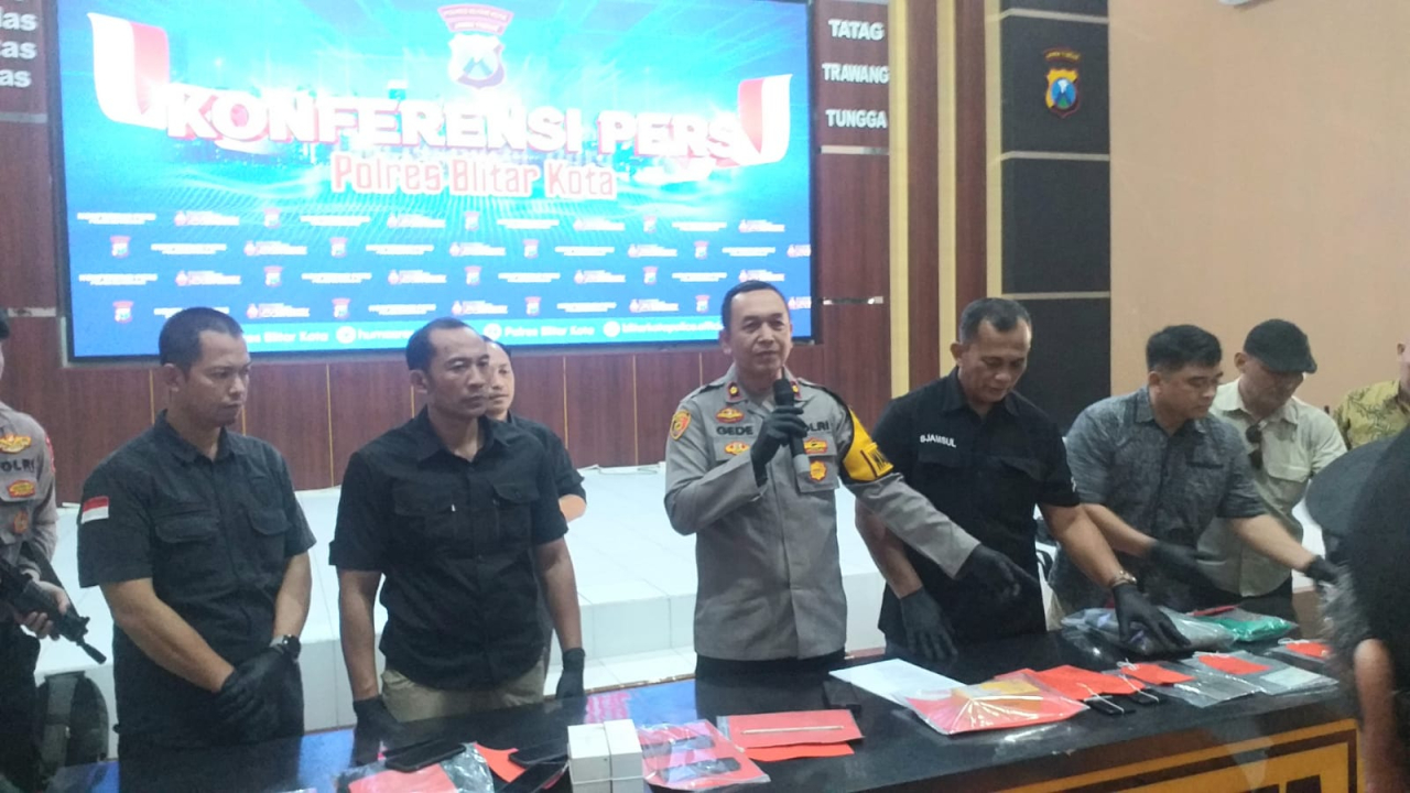 Kompol I Gede Suartika beri keterangan saat rilis. SP/Lestariono