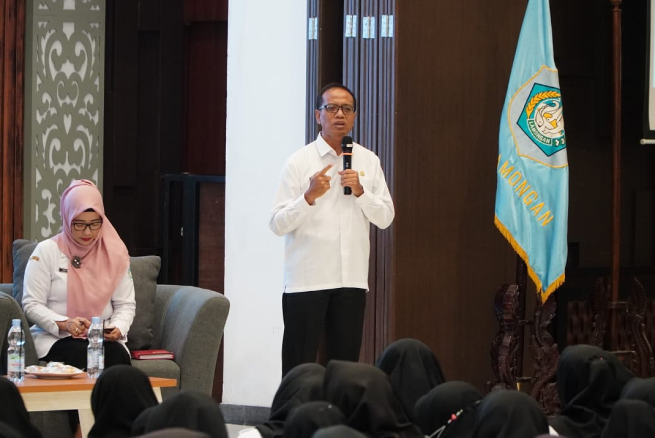 Sekda Lamongan saat memberikan materi kepada pegawai P3K Lamongan dalam orientasi pengenalan. SP/MUHAJIRIN 