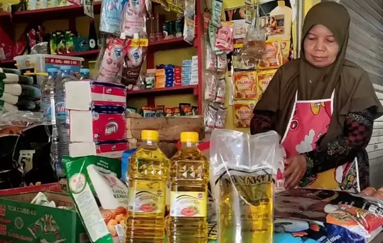 Ilustrasi. Penjual minyakita di salah satu Pasar Tradisional Sumenep, Jawa Timur. SP/ SMP