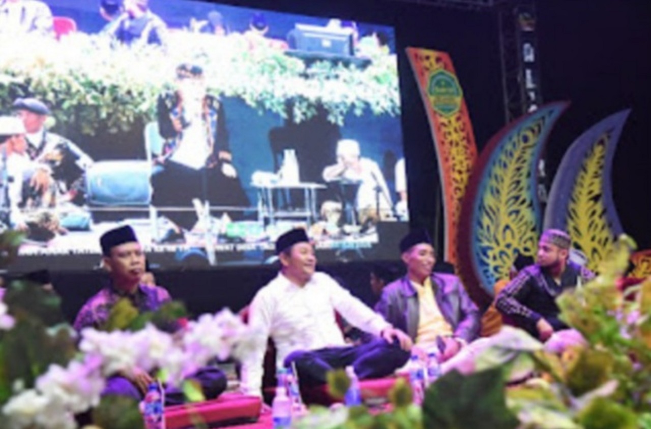 Plt Bupati Sidoarjo H.Subandi S.H., M.Kn saat menghadiri ruwatan desa di Desa Trompo, Kecamatan Jabon, Kabupaten Sidoarjo. SP/ HIKMAH