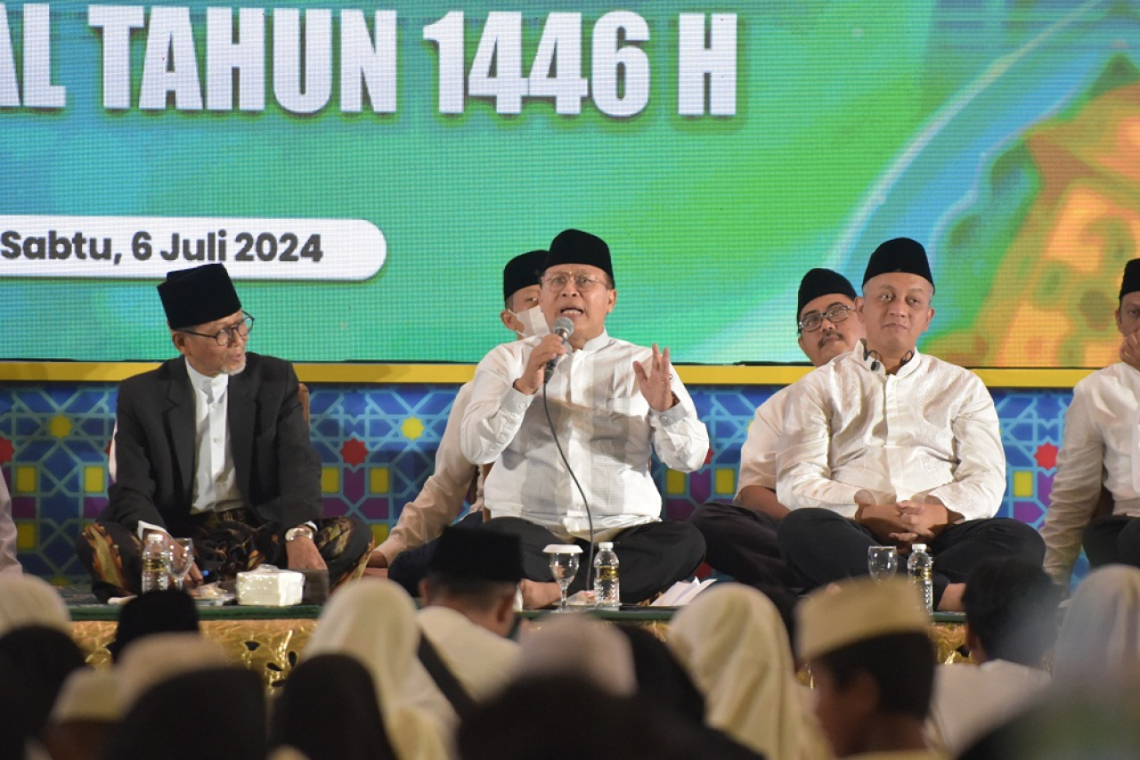 Acara dzikir dan doa akhir tahun 1445 Hijriah dan awal tahun 1446 Hijriah, di Masjid Nasional Al Akbar, Surabaya, Sabtu (6/7/2024) malam. SP/JATI
