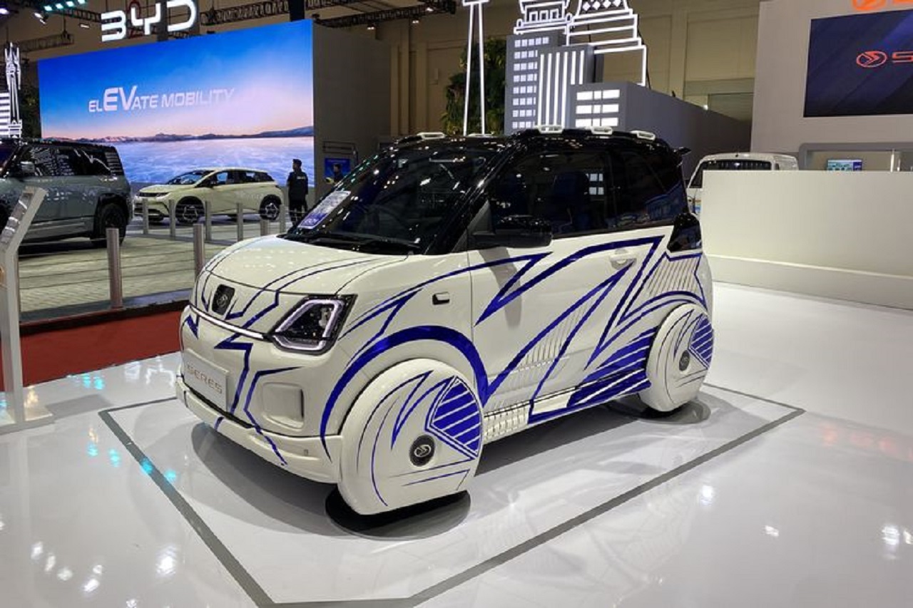 Mobil listrik Seres E1 tampil garang usai di modifikasi, tampil di pameran GIIAS 2024. SP/ JKT