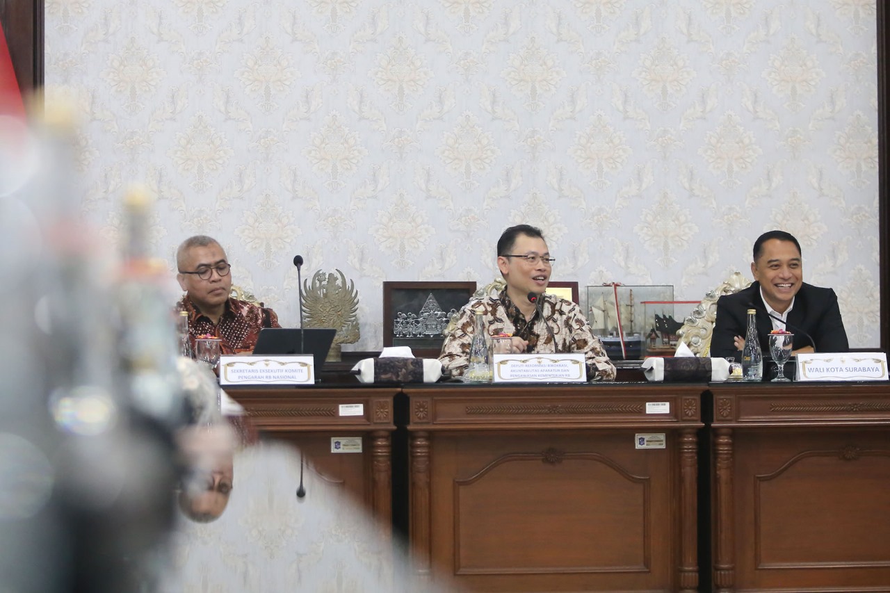 Pemerintah Kota (Pemkot) Surabaya mengadakan Focus Group Discussion (FGD) dengan Tim Reformasi Birokrasi (RB) Nasional Kamis (11/7/2024). SP/ZISTI