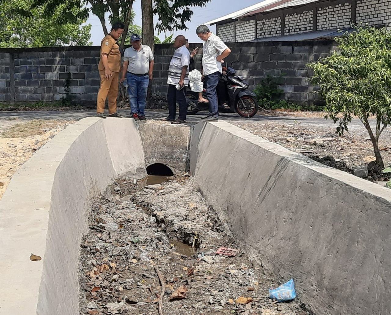 Saluran air sepanjang 80 meter yang sudah direvitalisasi Pemdes Pandu, Kecamatan Cerme melalui Dana Desa 2024.SP/Grs