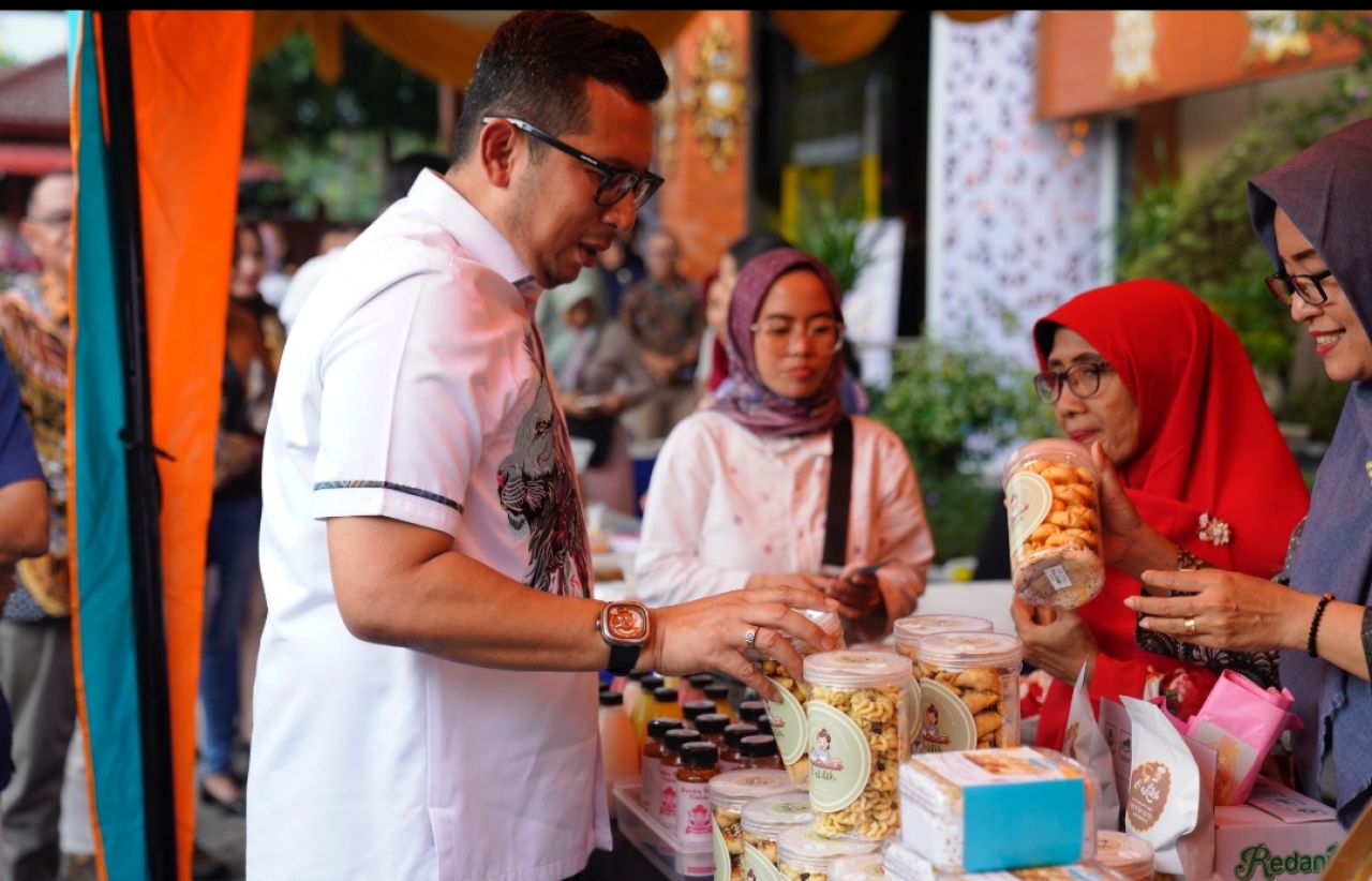 Pj Wali Kota Mojokerto. Ali Kuncoro mengajak pelaku UMKM untuk memdeftarkan merk dagangnya secara gratis.