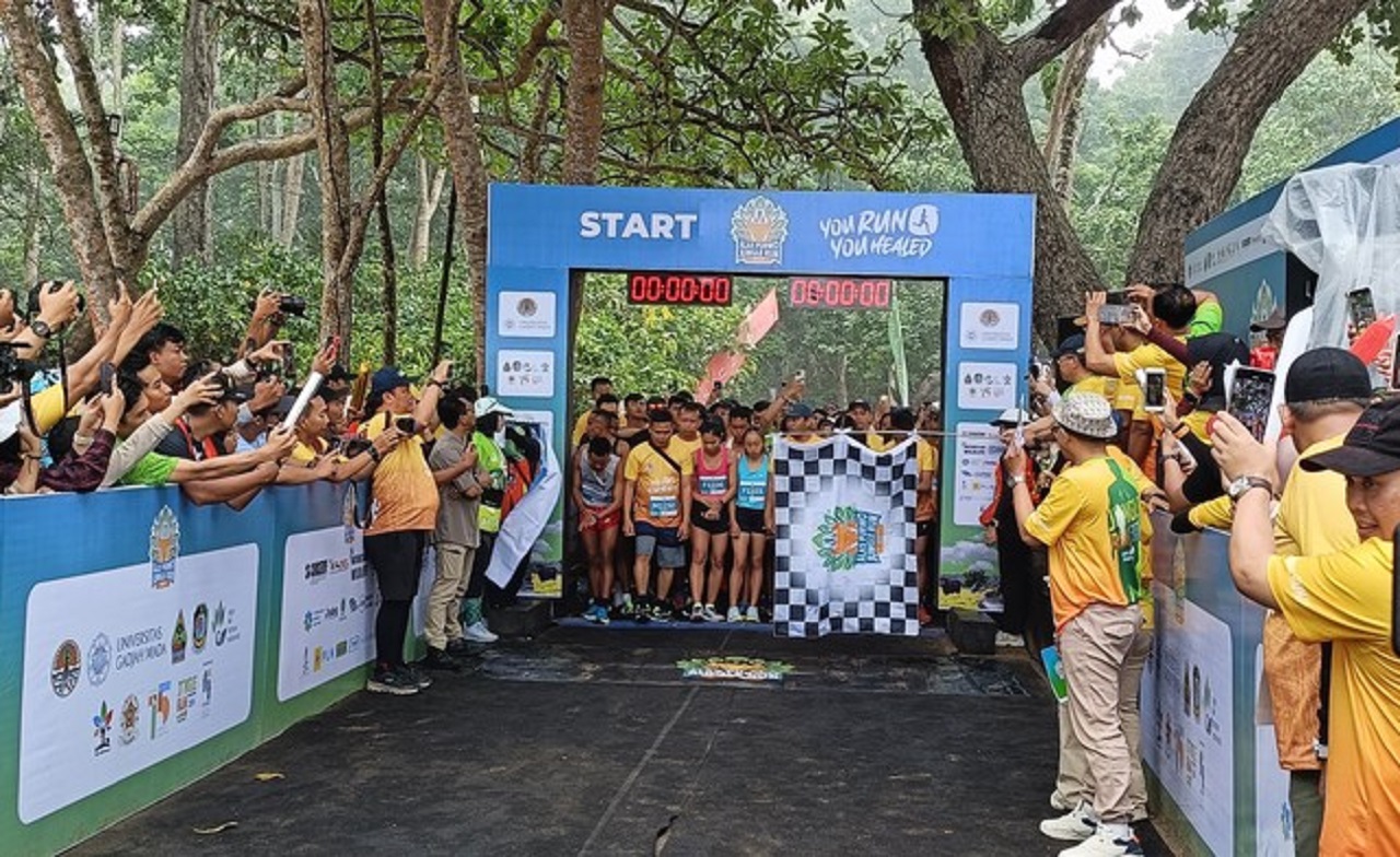 Keseruan acara berlari susuri hutan dan pantai di Alas Purwo Jungle Run, Banyuwangi. SP/ BYW