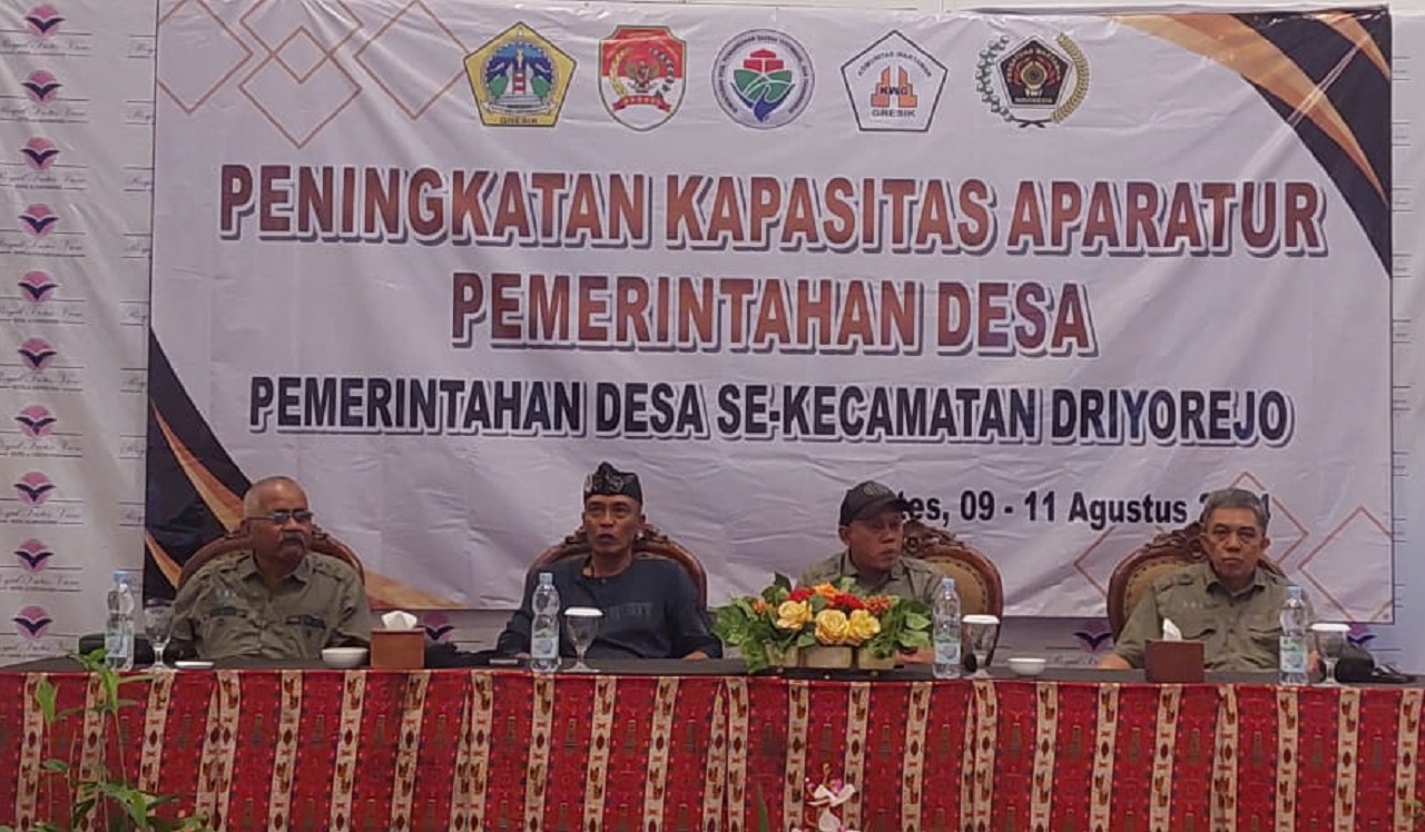 Suasana kegiatan acara bimtek para kepala desa se-Kecamatan Driyorejo yang digelar di sebuah hotel kawasan Tretes, Pasuruan. SP/ M. Aidid