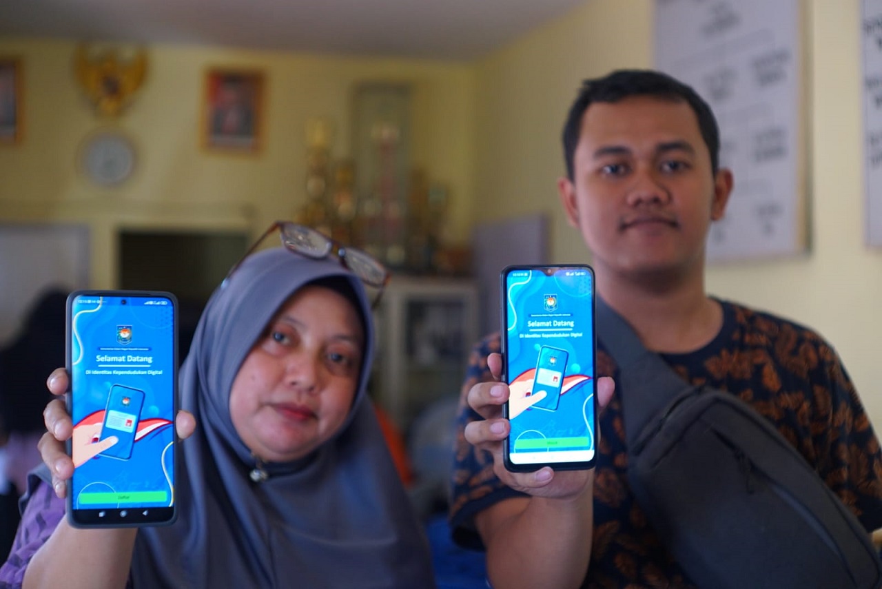 Kegiatan aktivasi Identitas Kependudukan Digital (IKD) di Surabaya di Balai RW 08 Kelurahan Tanjung Perak pada Senin (12/08/2024) pagi. SP/ Zisti