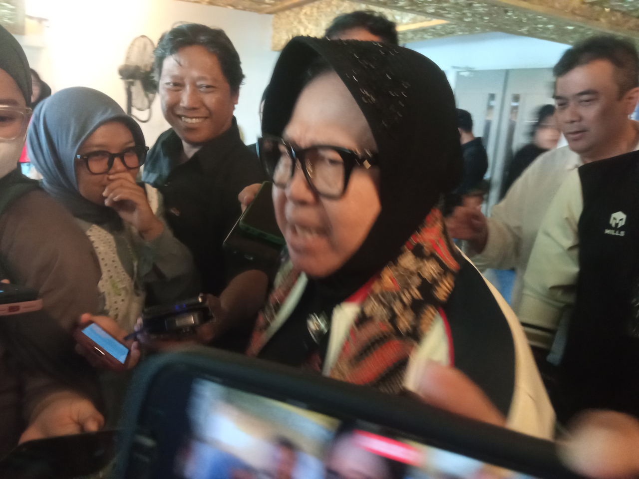 Risma membatah terkait pencalonan dirinya di Pilgub Jawa Timur