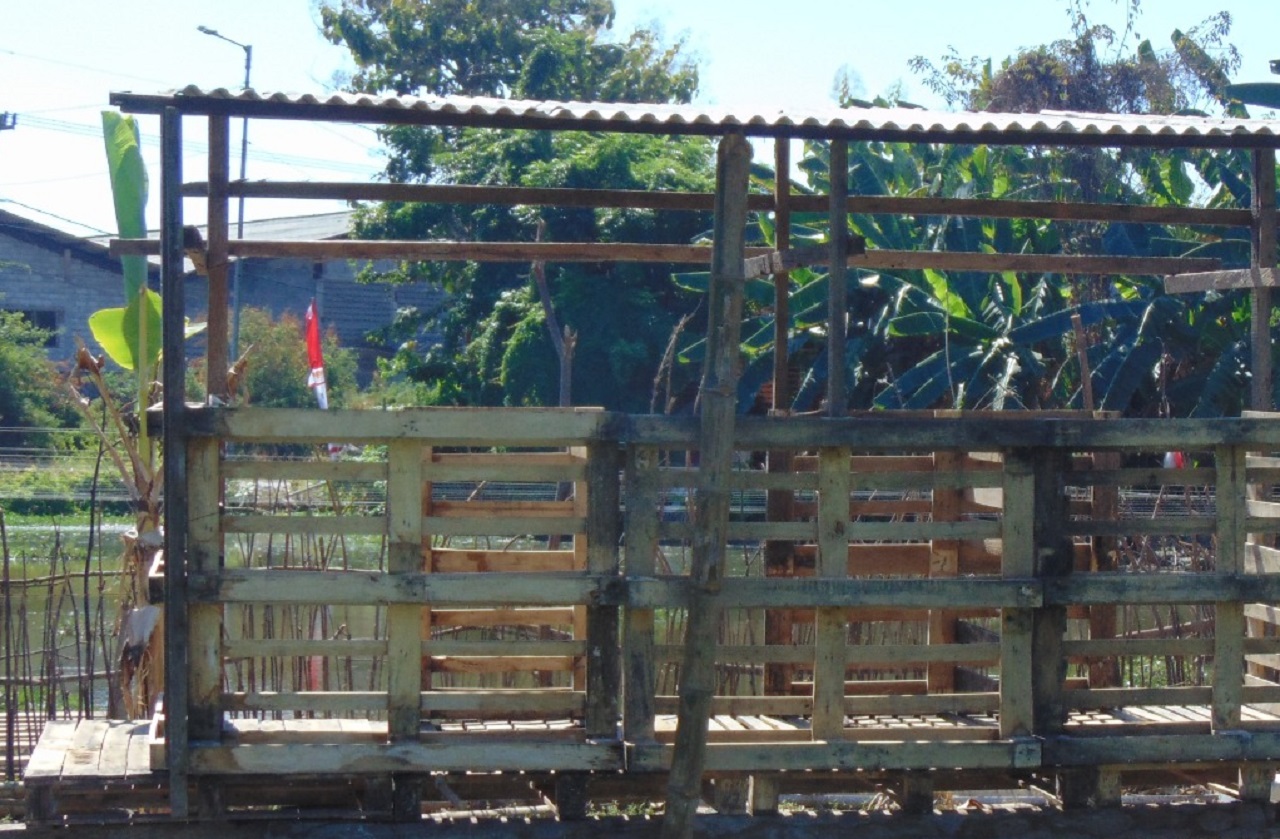 Kandang kambing bantuan program Pemberdayaan Masyarakat Desa Rangkah Kidul. SP/JUM