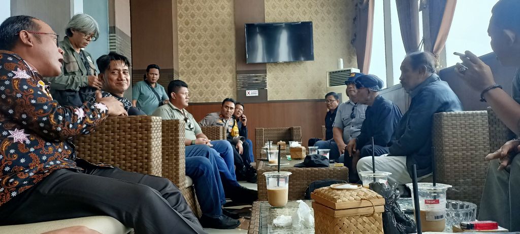 Tim kuasa hukum Sih Wahyuni saat menggelar mediasi dengn Pemkot Mojokerto