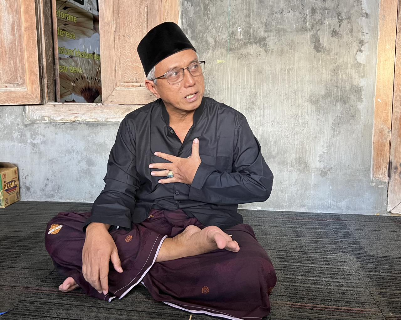 Gus Qowim di kediamannya Ponpes Al Ishlah Bandar Kidul Kota Kediri