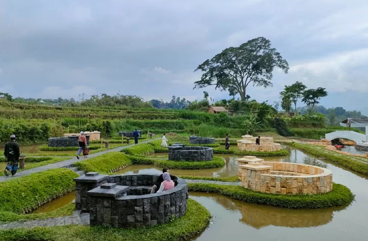 Pesona Telaga Madiredo yang terletak di Desa Madirejo, Kecamatan Pujon, Malang, Jawa Timur. SP/ MLG