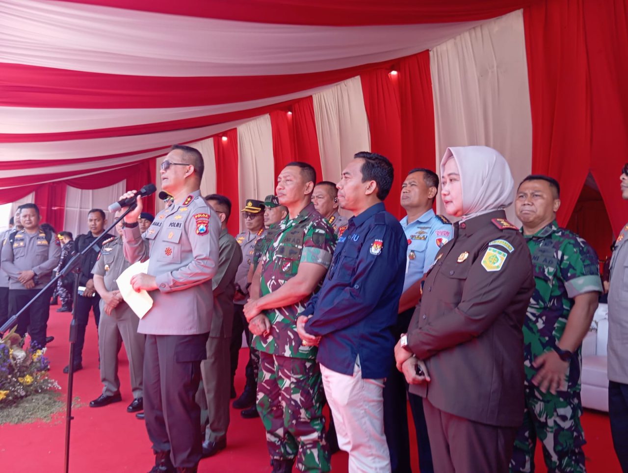 Kapolda Jatim Irjen Pol Imam Sugianto Saat Gelar Pelaksanaan Simulasi Sispamkota Pilkada 2024 di Kabupaten Sampang
