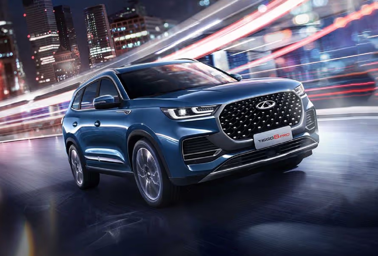 Mobil Chery Tiggo 8. SP/ JKT