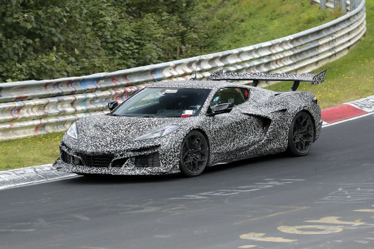 Chevrolet Corvette Zora sedang diuji coba di Sirkuit Nurburgring, Jerman. SP/ JKT