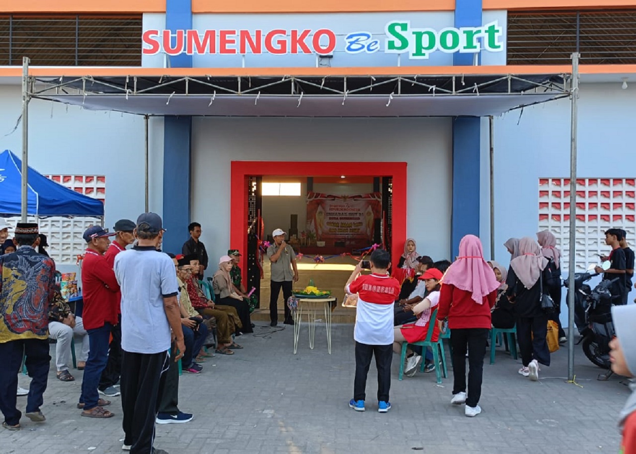 Suasana peresmian GOR Serbaguna Desa Sumengko, Kecamatan Duduksampeyan, Gresik. SP/M. Aidid
