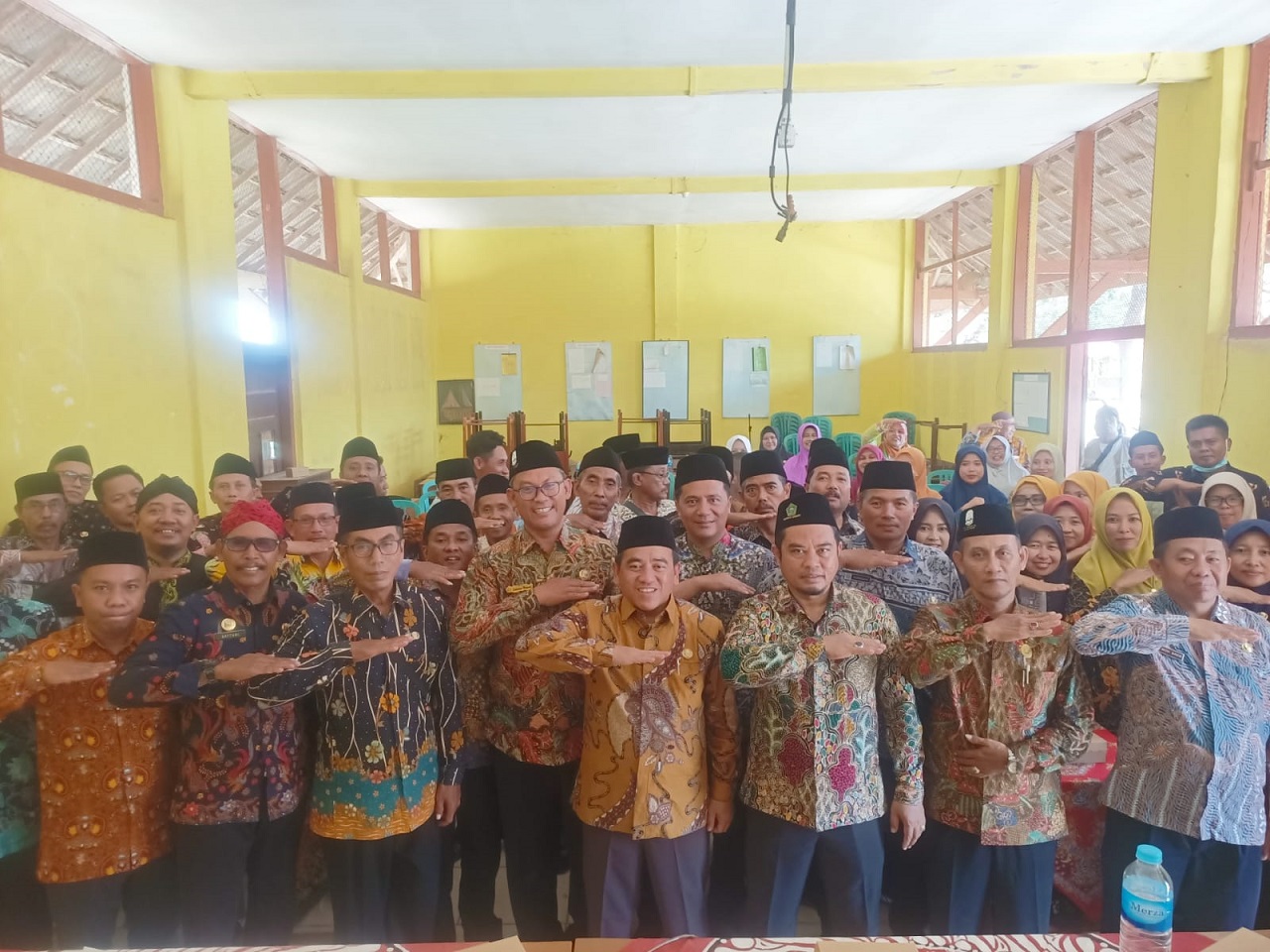 Para guru SD di Sumenep, Jawa Timur saat mengikuti pelatihan tentang program dan penguatan moderasi beragama. SP/ SMP