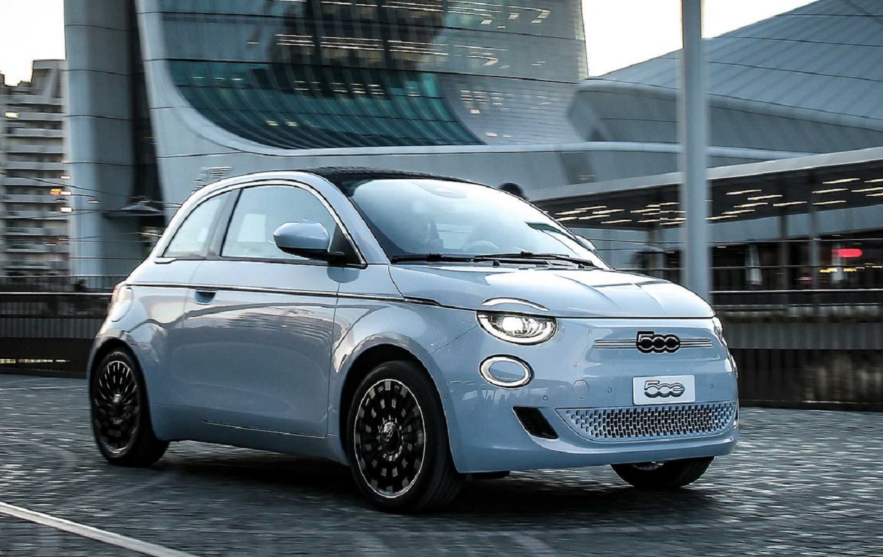 Fiat 500e. SP/ JKT