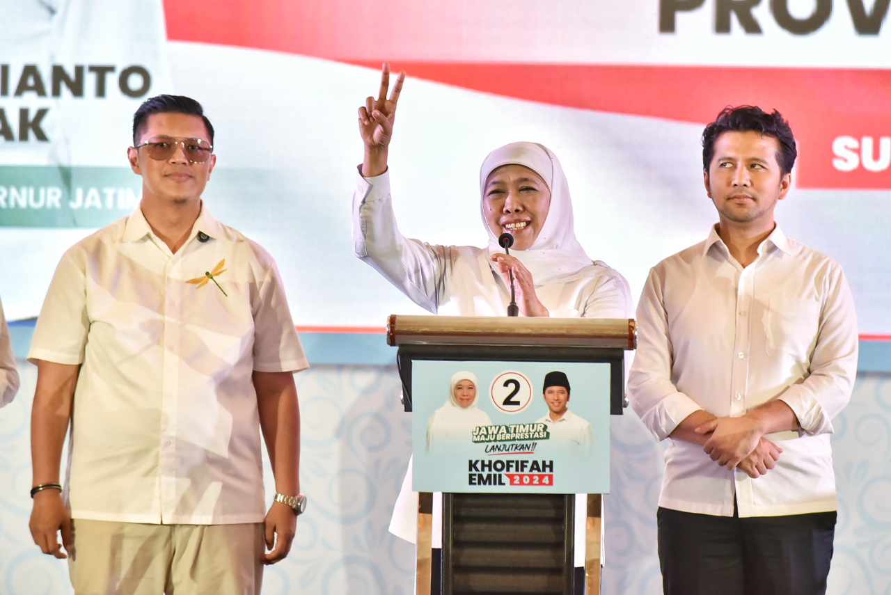 Calon Gubernur Jatim Khofifah Indar Parawansa saat konsolidasi dan Rakor Tim Pemenangan Provinsi Jawa Timur di Empire Palace Surabaya, Sabtu (5/10/2024). Sp/Arlana
