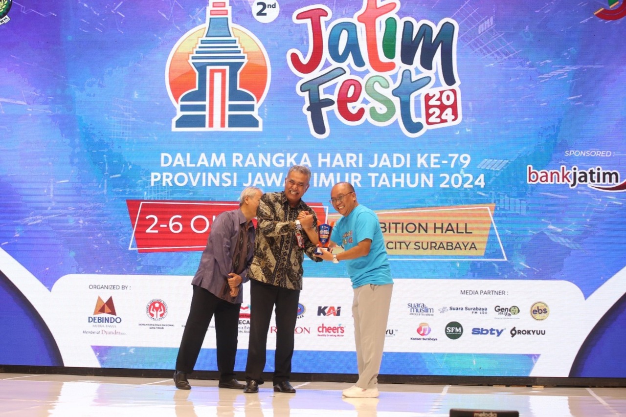 Momen stan Dinas Sosial (Dinsos) Jatim berhasil meraih penghargaan ‘Best of The Best Product Demonstration’. SP/ NI