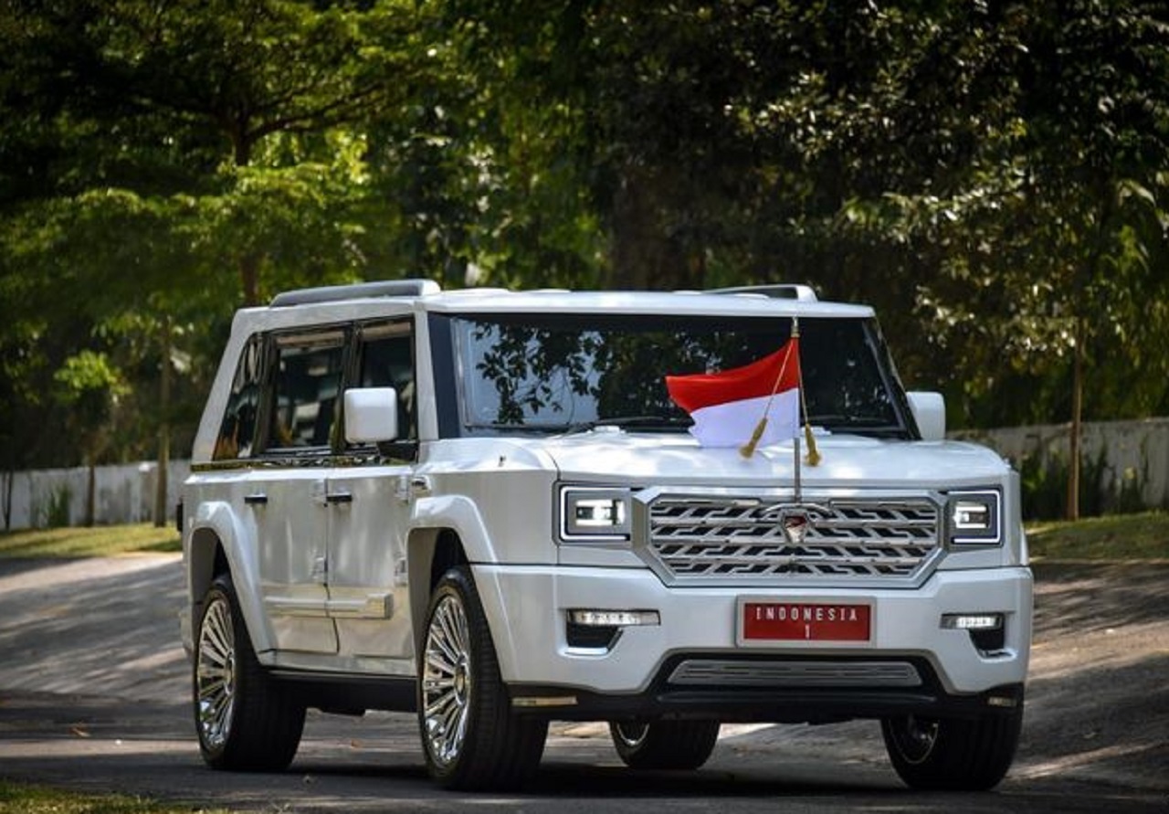 MV3 Garuda Limousine, mobil karya PT Pindad yang digunakan sebagai kendaraan Presiden Prabowo Subianto usai pelantikannya. SP/ JKT
