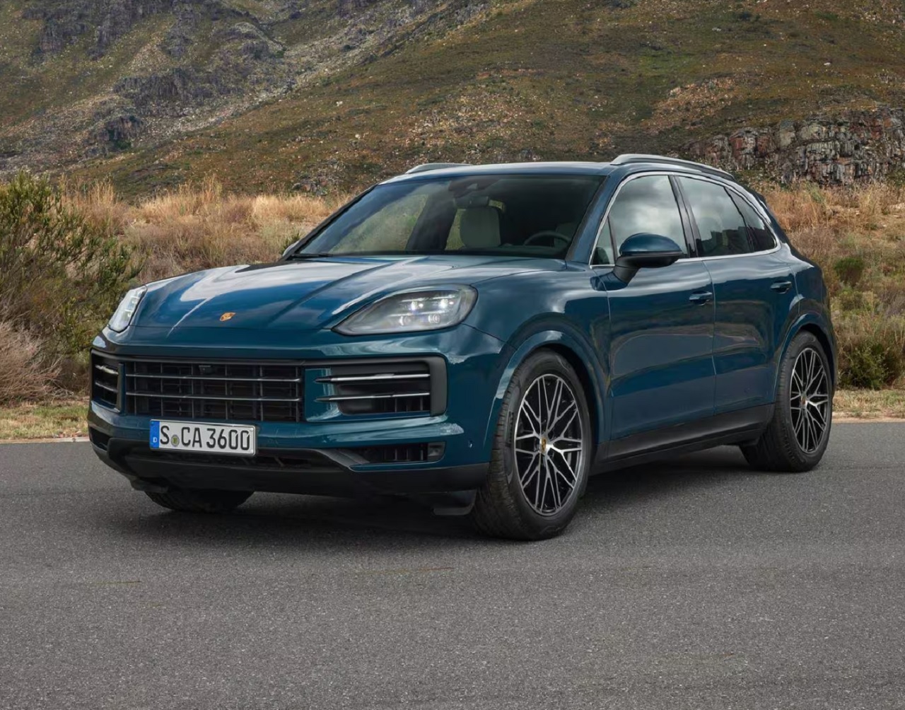 Porsche Cayenne. SP/ JKT