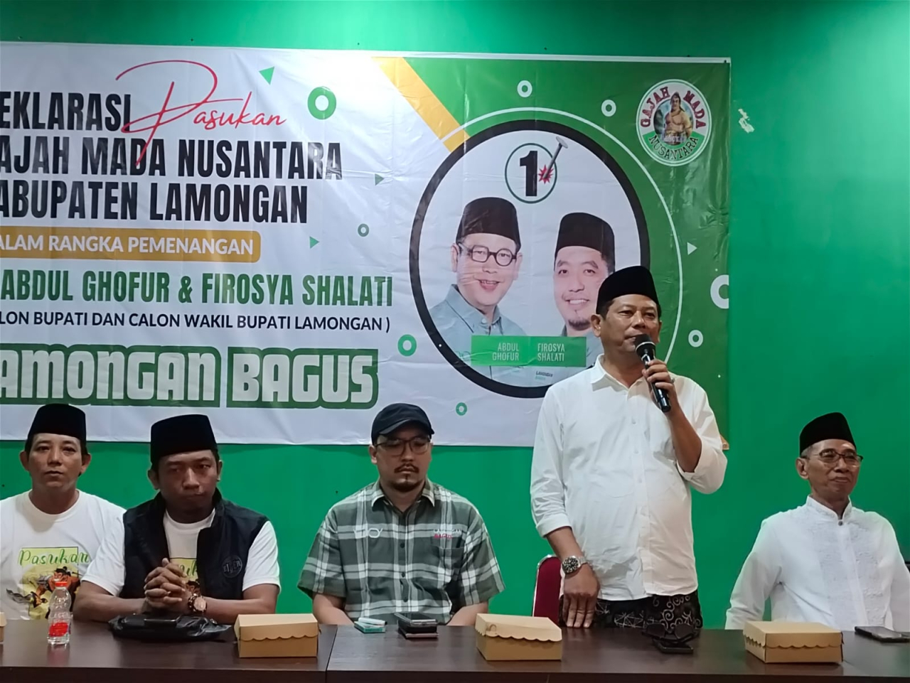 Abdul Ghofur cabup Lamongan saat mendatangi Deklarasi dukungan dari Pasukan Gajah Mada Nusantara. SP/MUHAJIRIN 