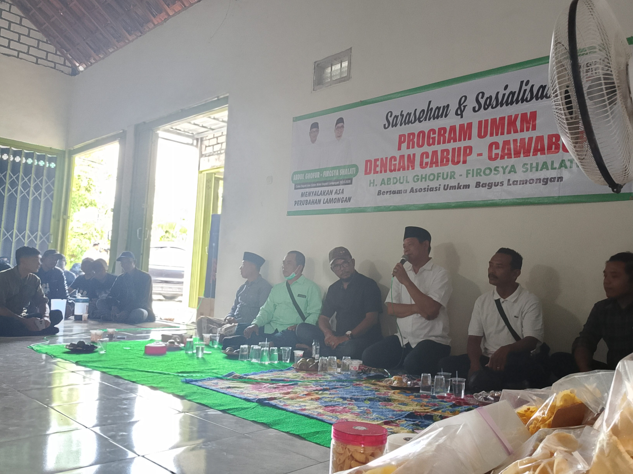 Cabup Lamongan H. Abdul Ghofur saat menyampaikan keinginannya agar pelaku UMKM bisa menjadi andalan Pemerintah Lamongan meningkatkan kesejahteraan.  FOTO:SP/MUHAJIRIN