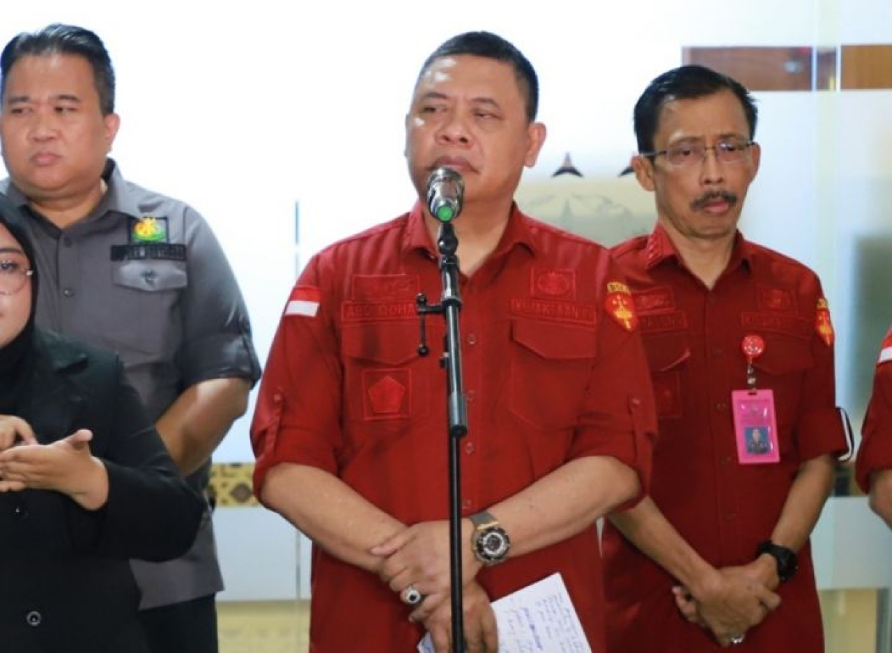 Direktur Penyidikan (Dirdik) Jaksa Agung Muda Bidang Tindak Pidana Khusus (Tipidsus) Kejagung Abdul Qohar saat menjelaskan soal tangkapan kasus vonis bebas Ronald Tannur.