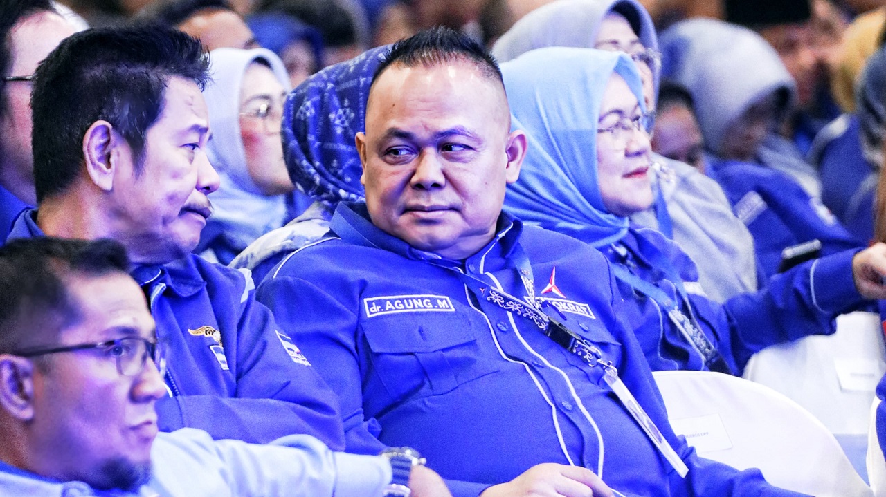 Rombongan Fraksi Demokrat DPRD Jawa Timur didampingi oleh Ketua Fraksi Demokrat DPRD Jawa Timur dr Agung Mulyono. SP/ RIKO