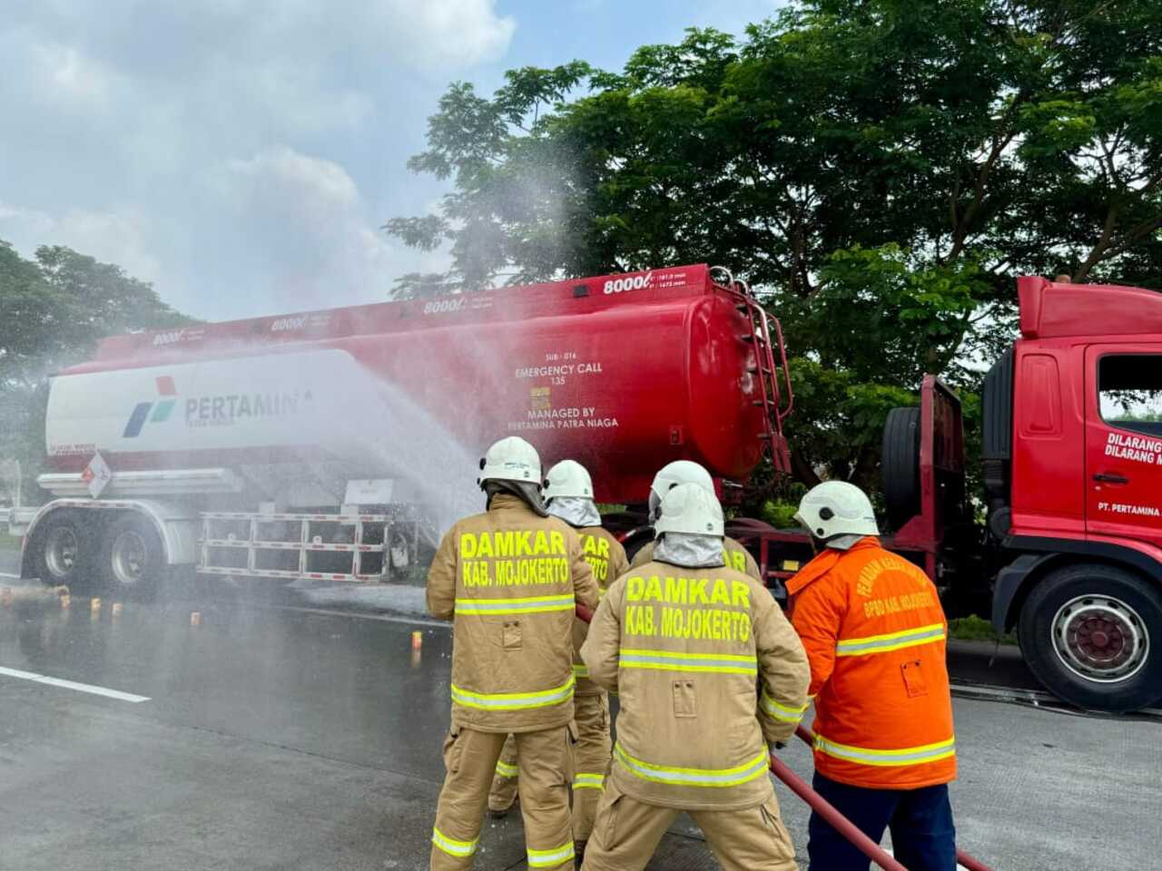 Simulasi Darurat Kecelakaan Mobil Tangki di Tol Sumo. SP/ NI