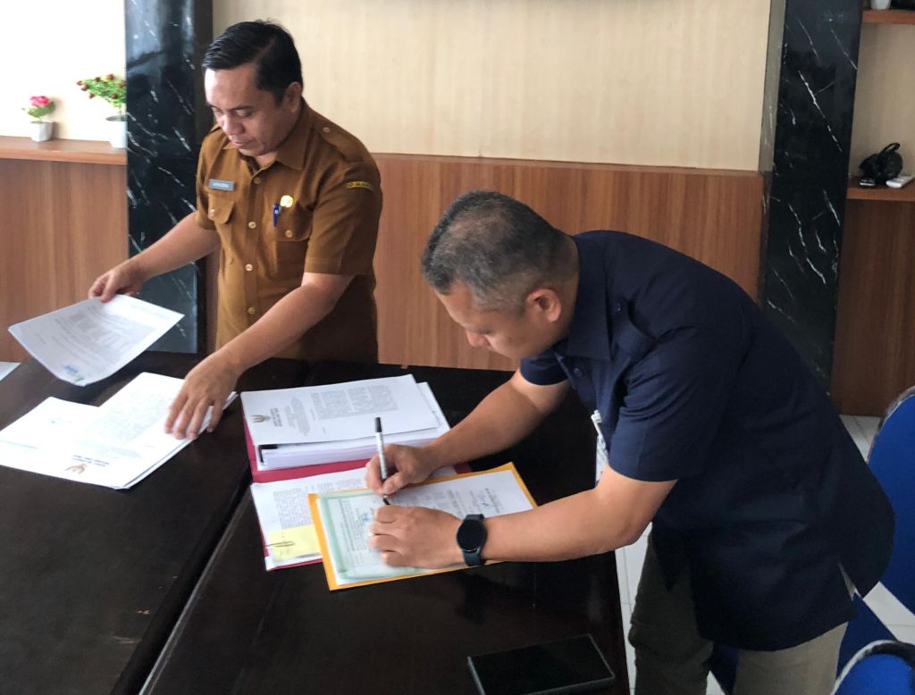 Memorandum Of Understanding (MoU) yang diteken Kepala Dinas Pemberdayaan Masyarakat dan Desa (DPMD) Kabupaten Mojokerto Yudha Akbar Prabowo dan Kepala BPJS Ketenagakerjaan Mojokerto Zulkarnain Mahading